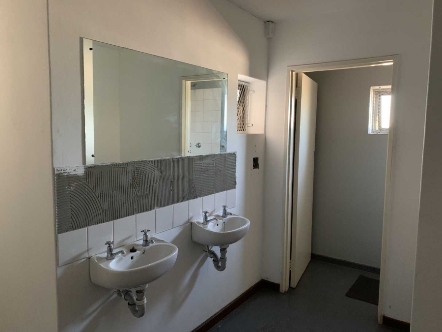 To Let commercial Property for Rent in Townsend Estate Western Cape